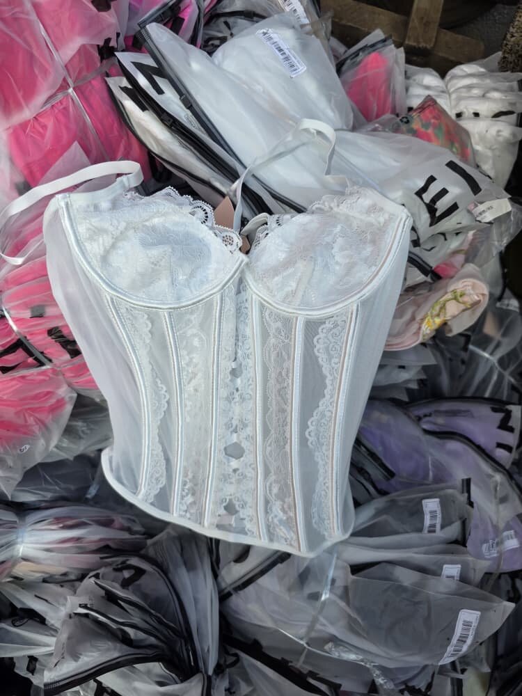 Soutien-gorge bustier en dentelle