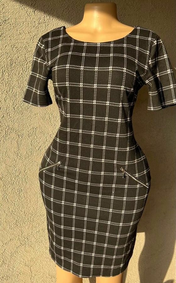 Lovely black dress @k100 only