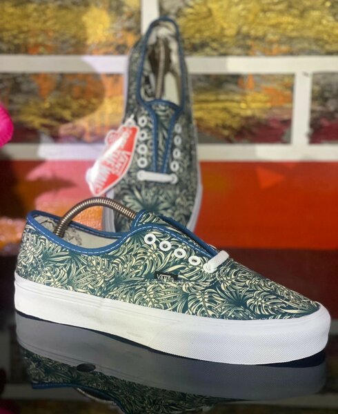 Vans authentic