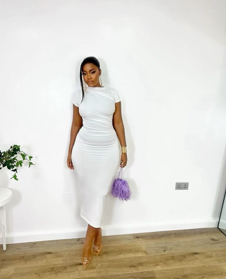 Robe longue blanche élégante