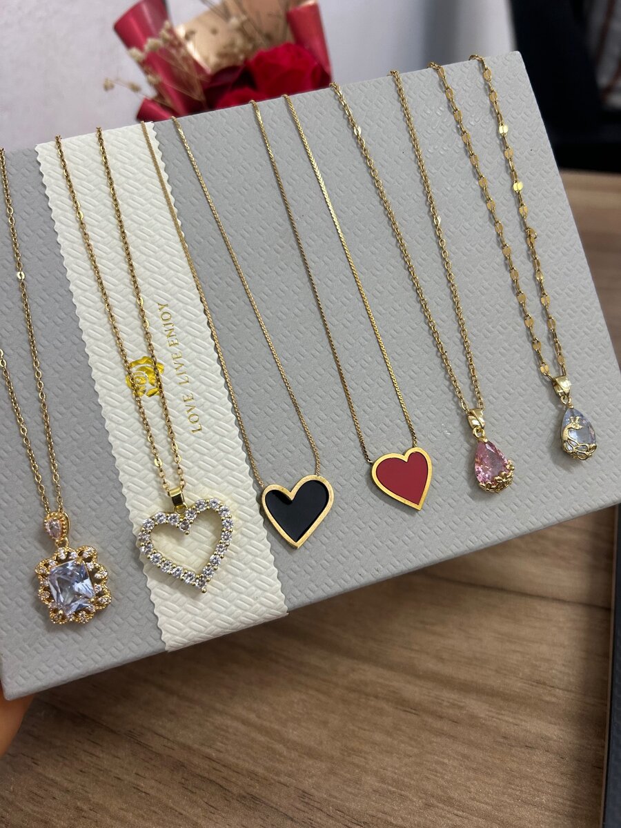 Casual necklaces