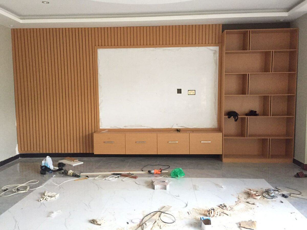 Inbelt tv stand
