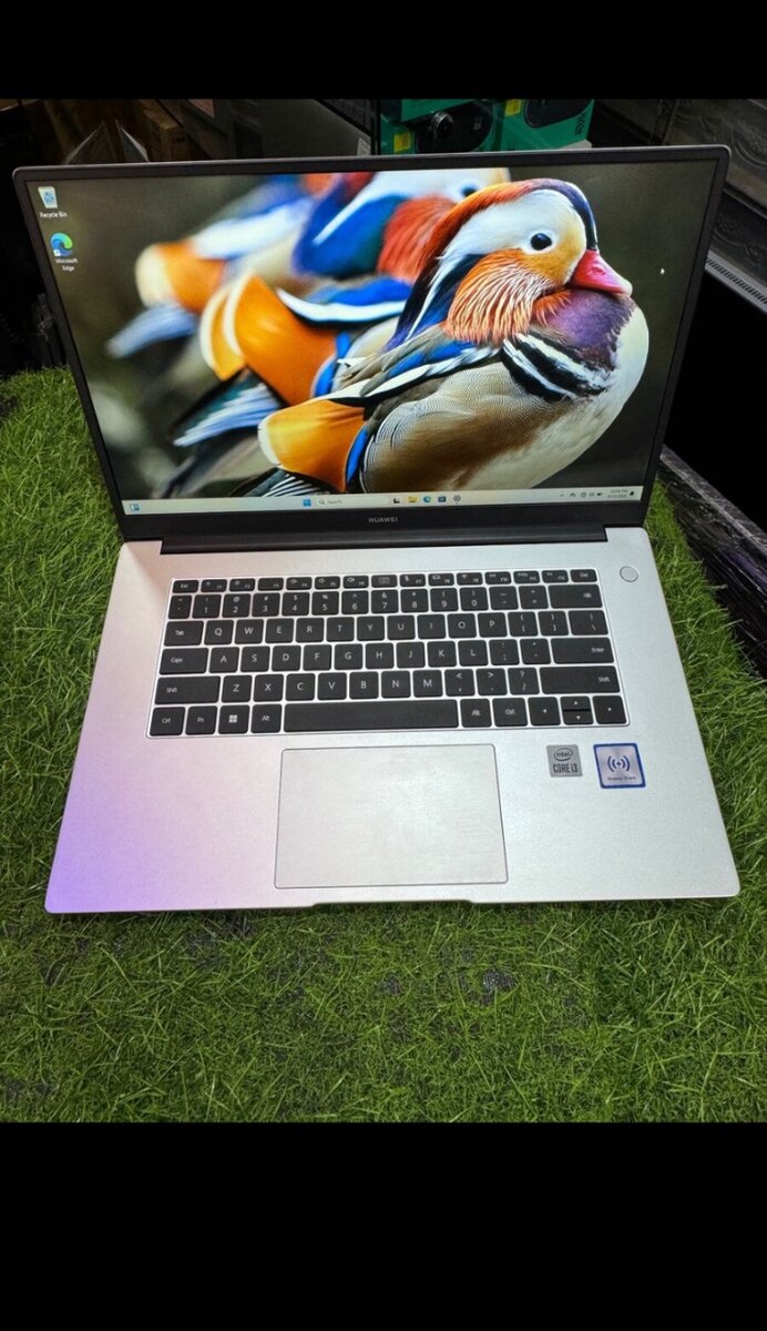 Huawei matebook (10 gen)processor intel core i3