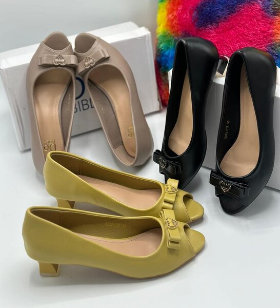 Women shoes available