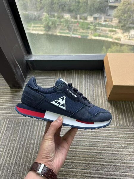 Sneakers modernes et stylées