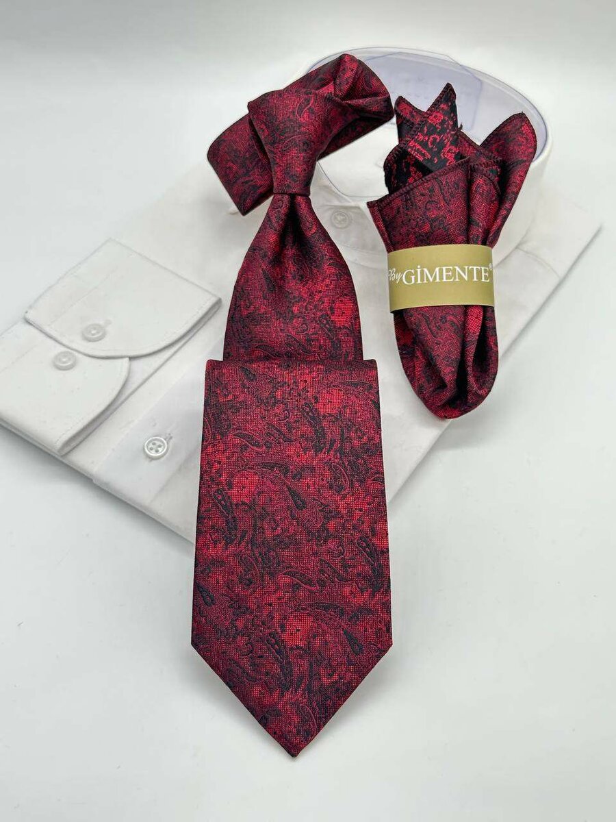 Flying tie with pocket square