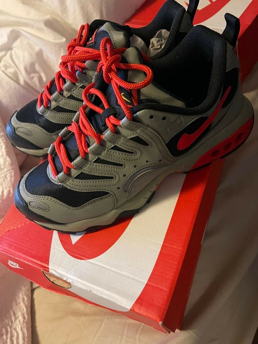 NIKE CLASSIC SNEAKER