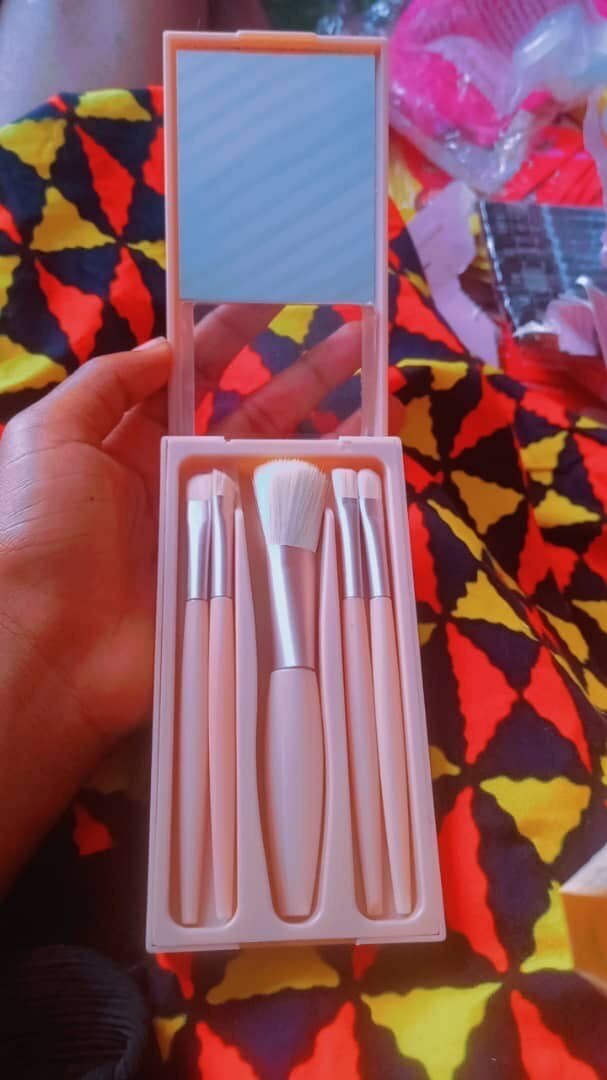 Set de pinceaux de maquillage portable