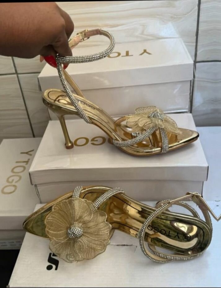 Sandales à talons glamour