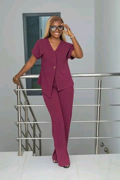 Costume élégant pour femme