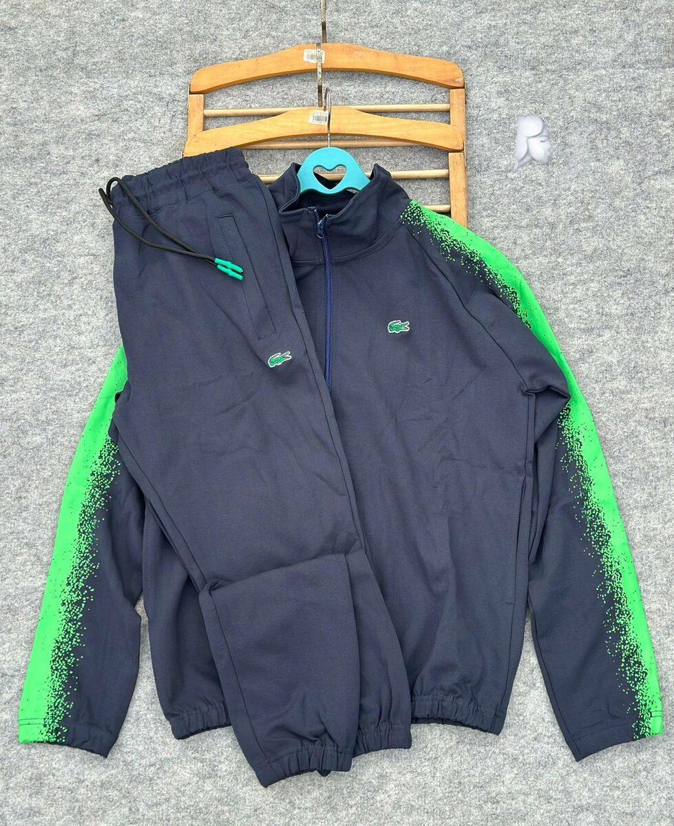 Survêtement de sport l'accoste