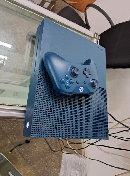 ps4 slim 500GB with 7 games