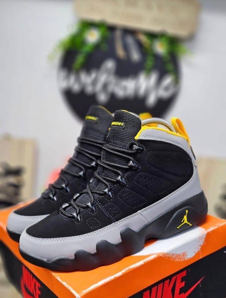 Baskets Nike Air Jordan Noires