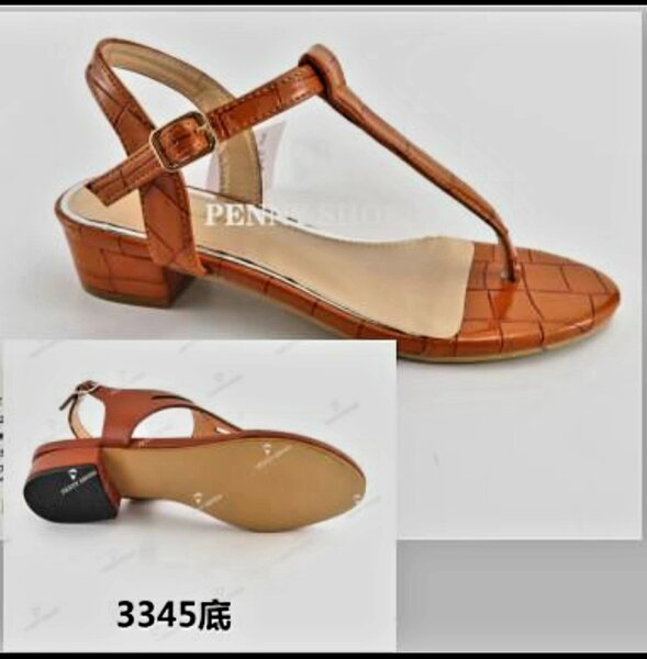 Lady's small block sandal
