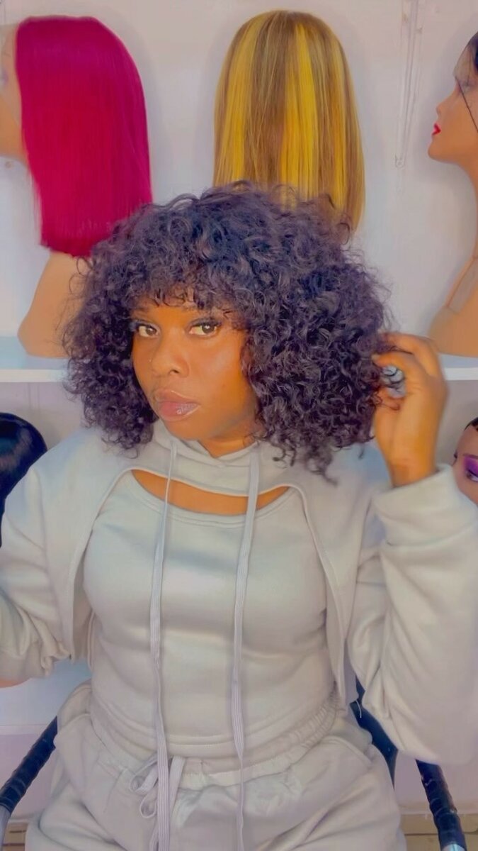 Beautiful and elegant women's wig