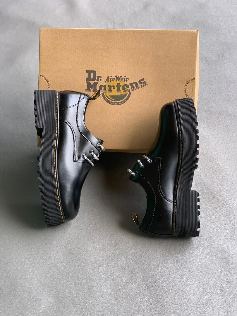 Chaussures noires Dr. Martens