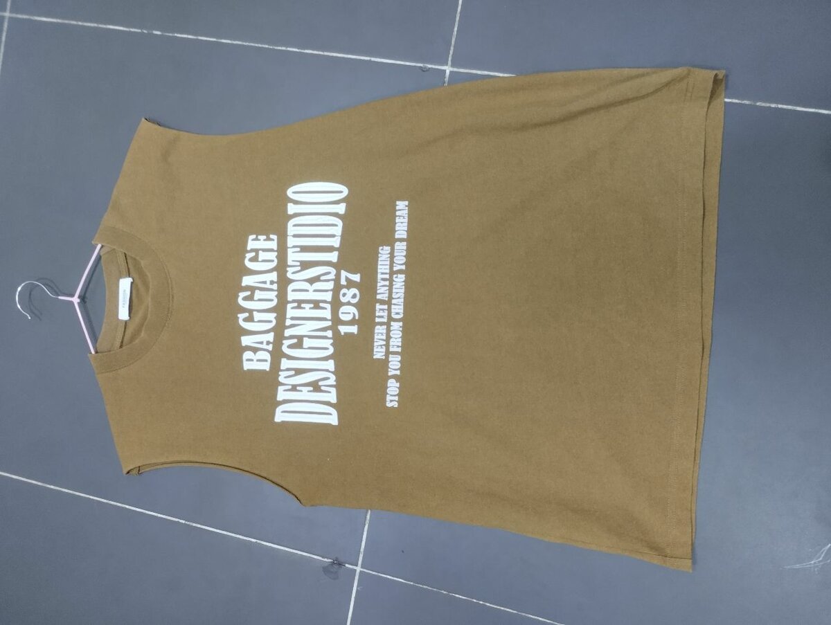 Débardeurs imprimés modernes