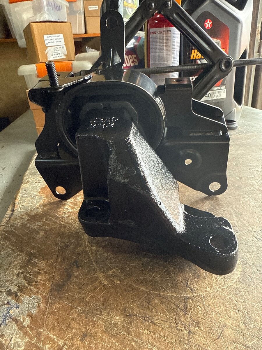 Patte moteur Suzuki dzire G