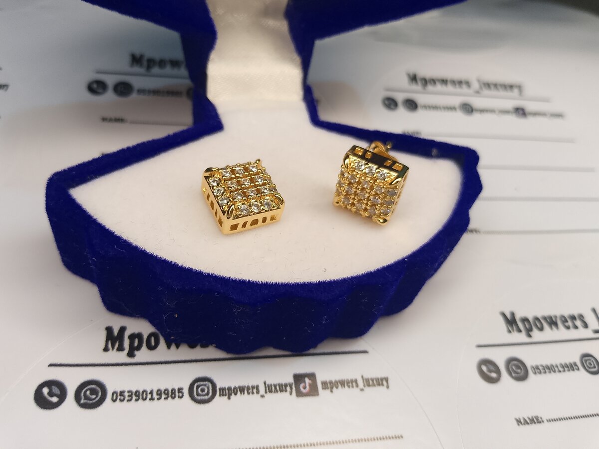 Unisex stud earrings