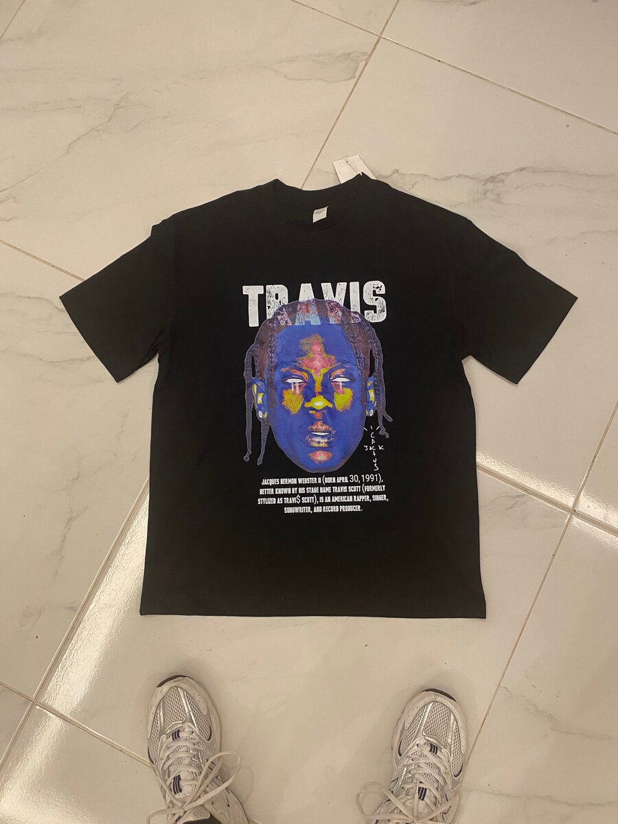 T-shirt noire graphique Travis