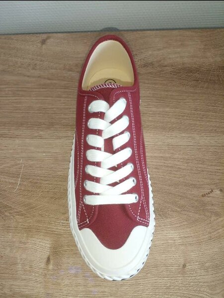 Baskets rouges classiques