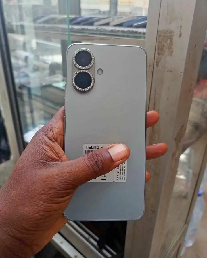 Smartphone TECNO moderne