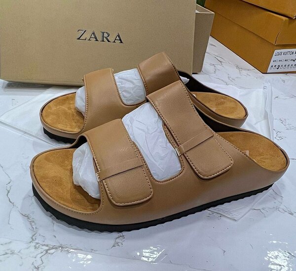 Solid branded slippers