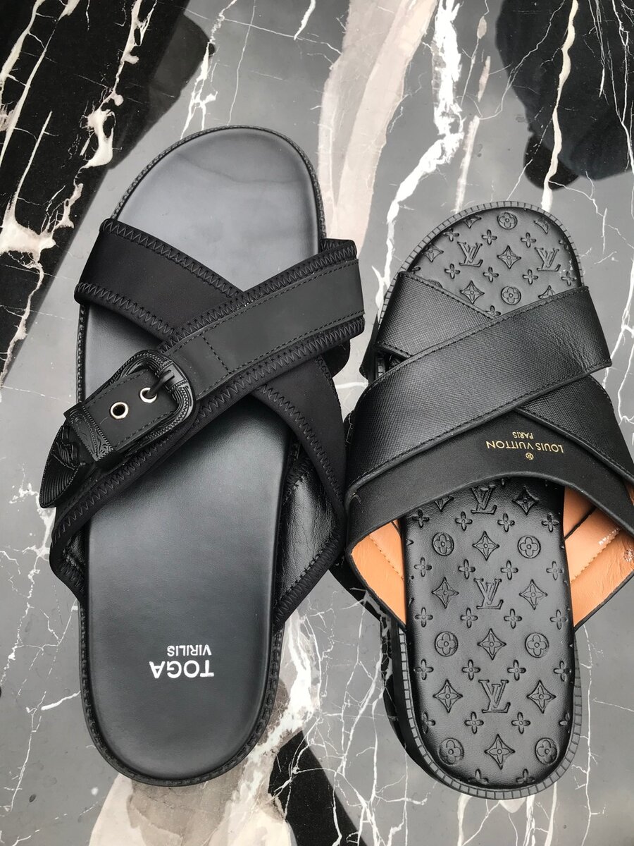 Sandales noires de marque