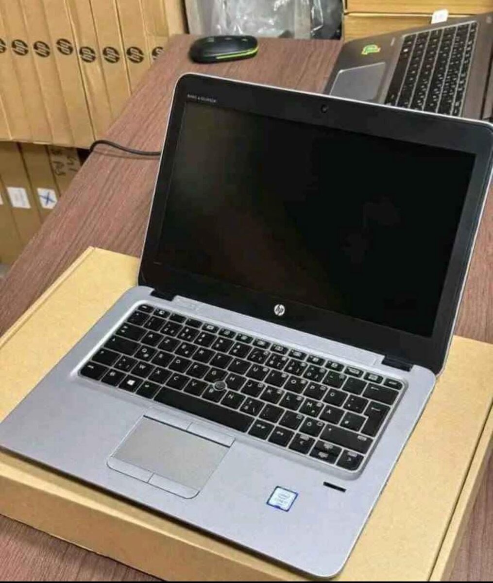 HP EliteBook 820 G3 CORE i3