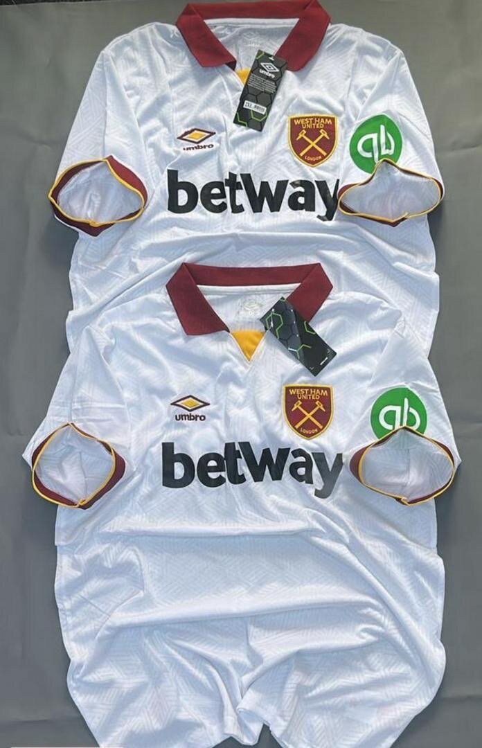 Maillots de football de club