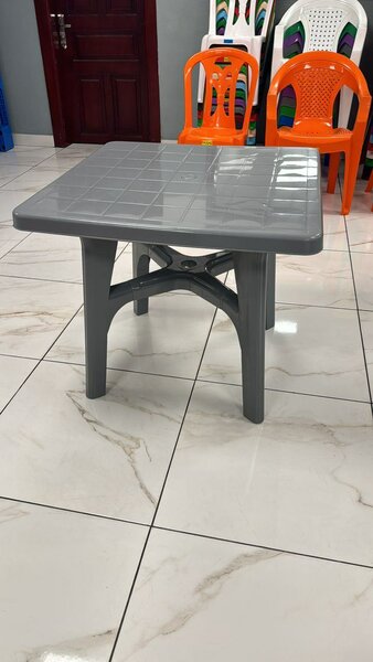 Table en plastique