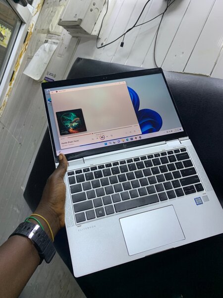 Hp elite book 1030 G2