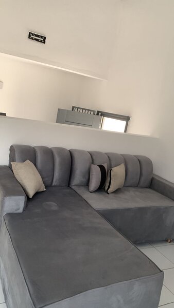 Canapé d'angle confortable gris
