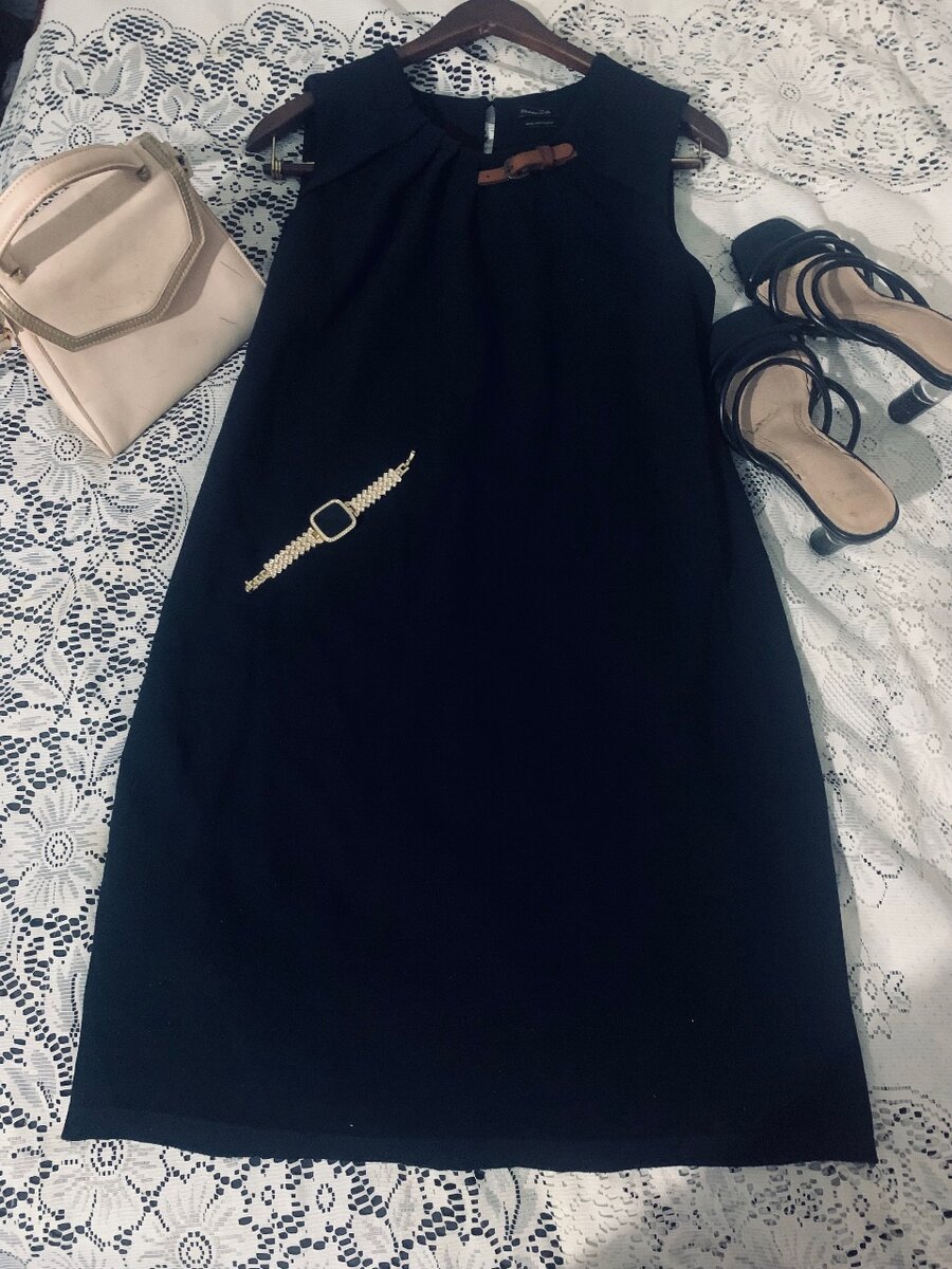 Robe élégante à col rond