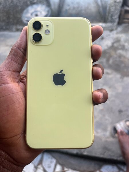 iPhone 11 simple jaune 64Go
