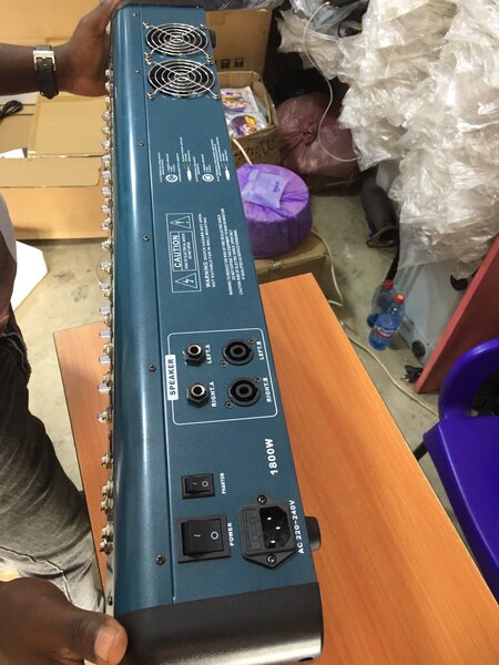 Powered Mixer 16 Channels