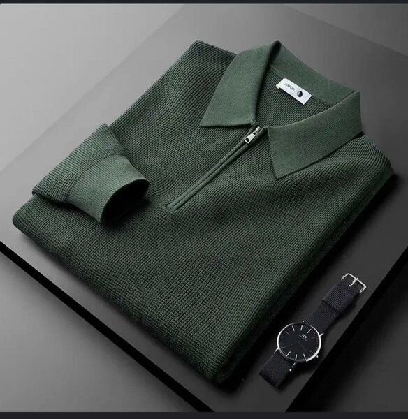 Pull vert à col zippé