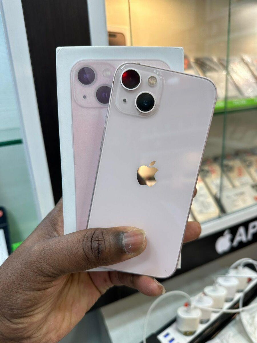 iPhone  13 128Go quasi neuf avec son carton