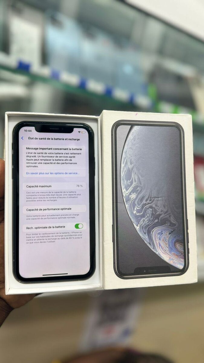 iPhone XR 64giga tout passe propre