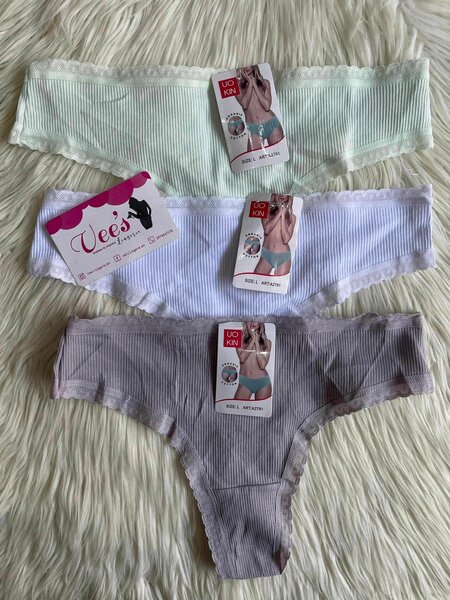 Strings et culottes pour femmes