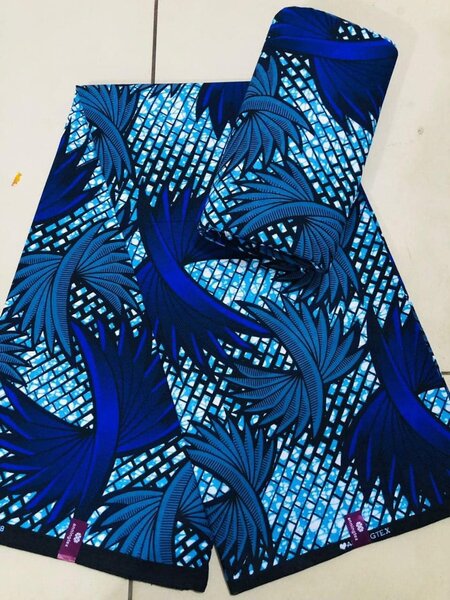 Cotton fabric with 6 yards print  blue