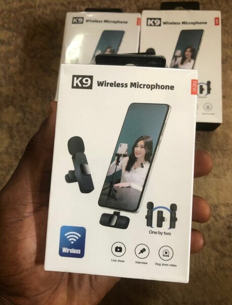 Professional wireless microphone for mobile compatible with