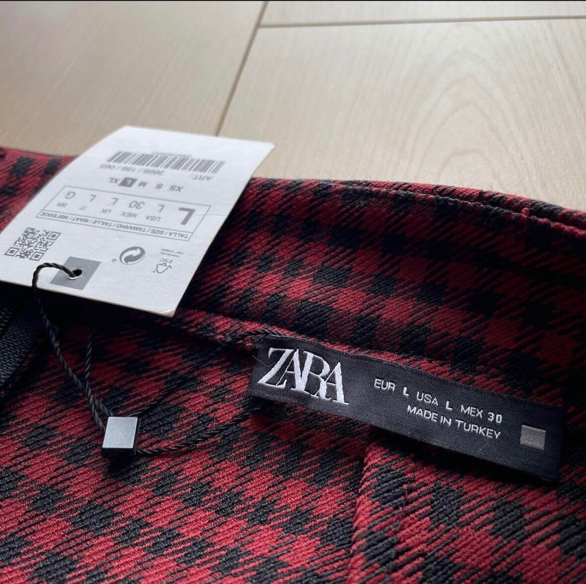 Zara skirt available.