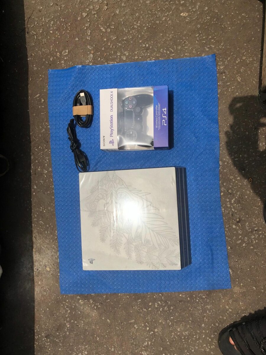 PlayStation 4 PS4 pro complet