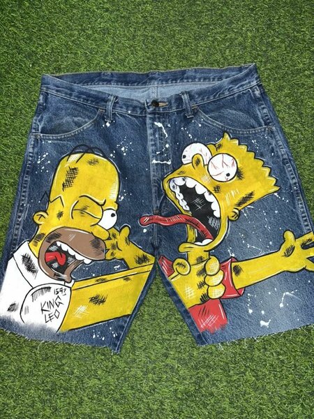 Short en jean avec motif dessin animé
