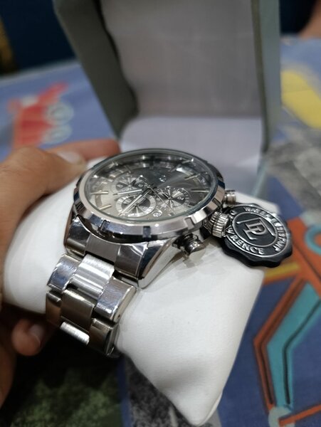 DL original watch