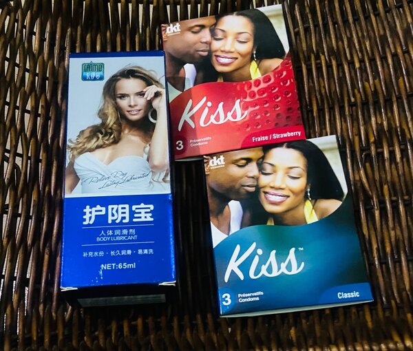 6 préservatifs + lubrifiant