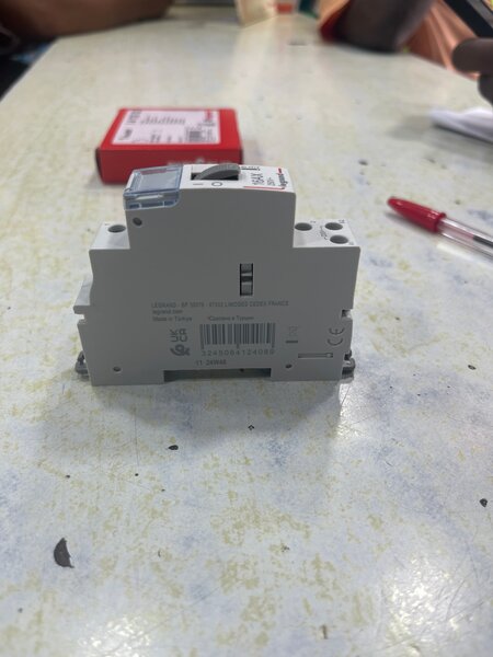 Interrupteur modulaire 16AX Legrand