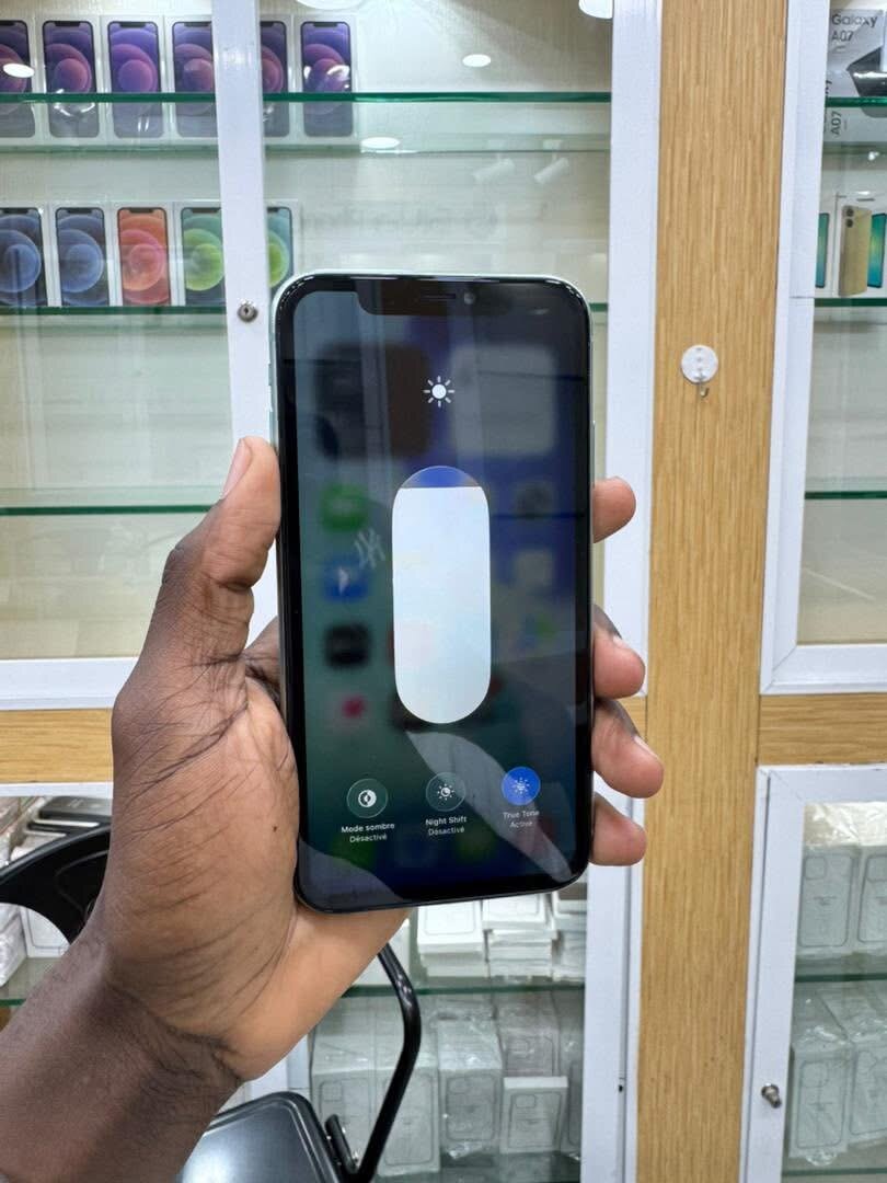 iPhone bleu élégance