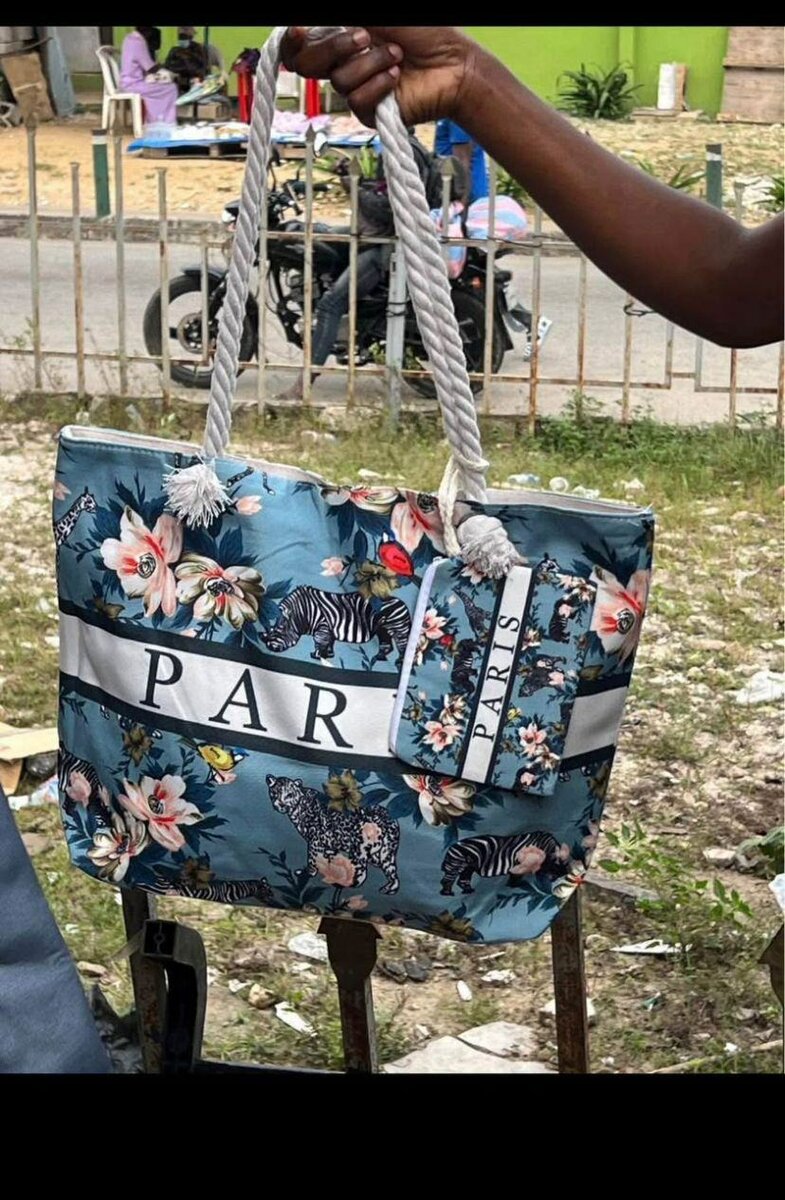 Sac a main sorti/ école